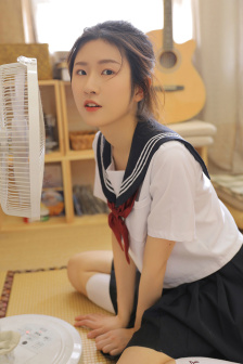 宝贝扒开下面自慰给我看